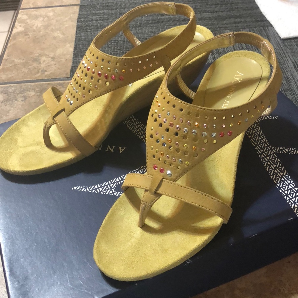 Anne Klein Mini Wedges